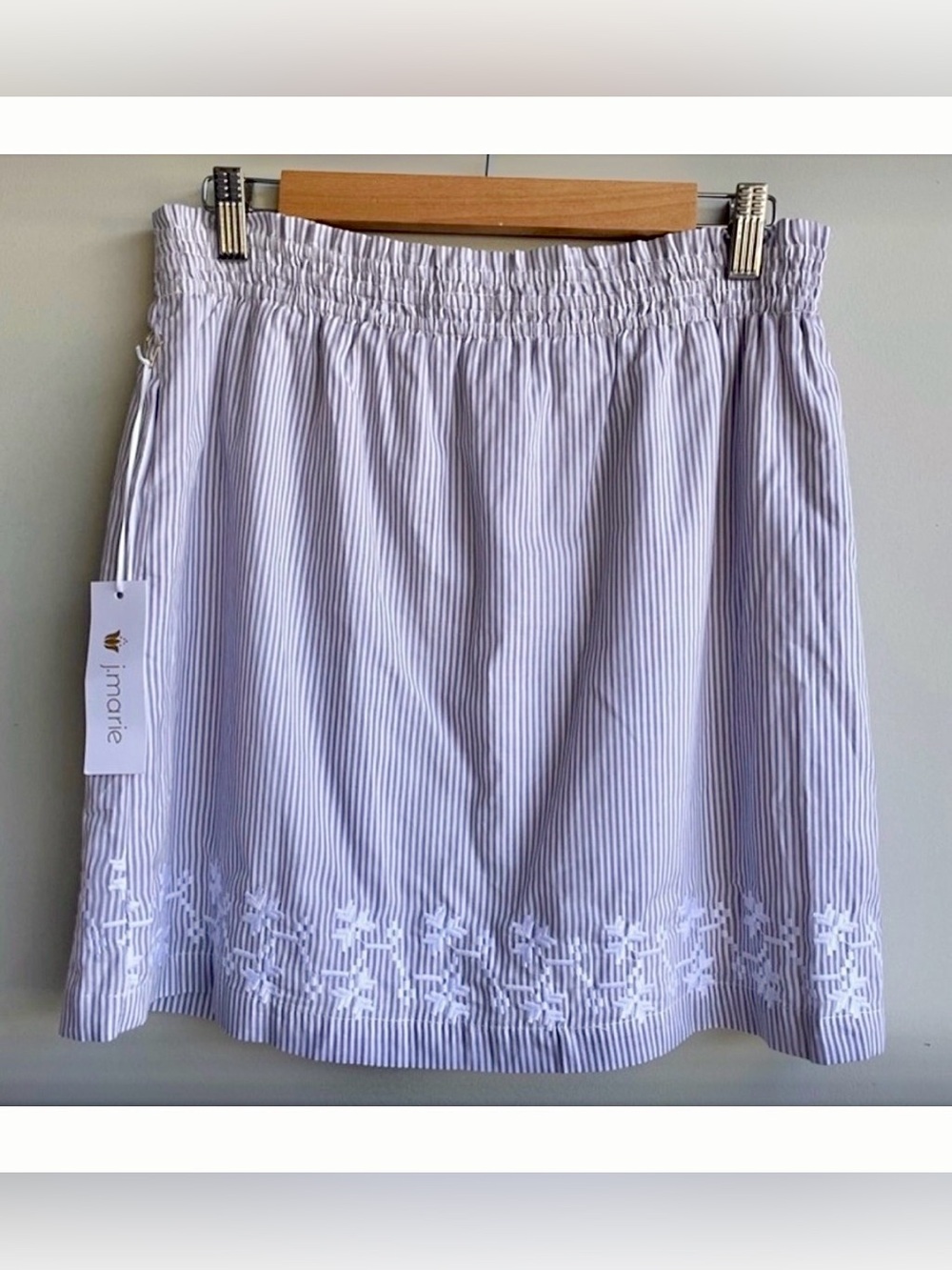 J. Marie White and Gray Stripped (M) Skirt with Embroidered Hem